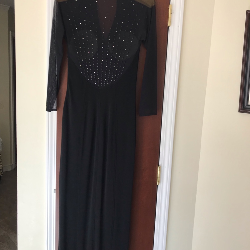 Very slimming and beautiful on, Long evening dress